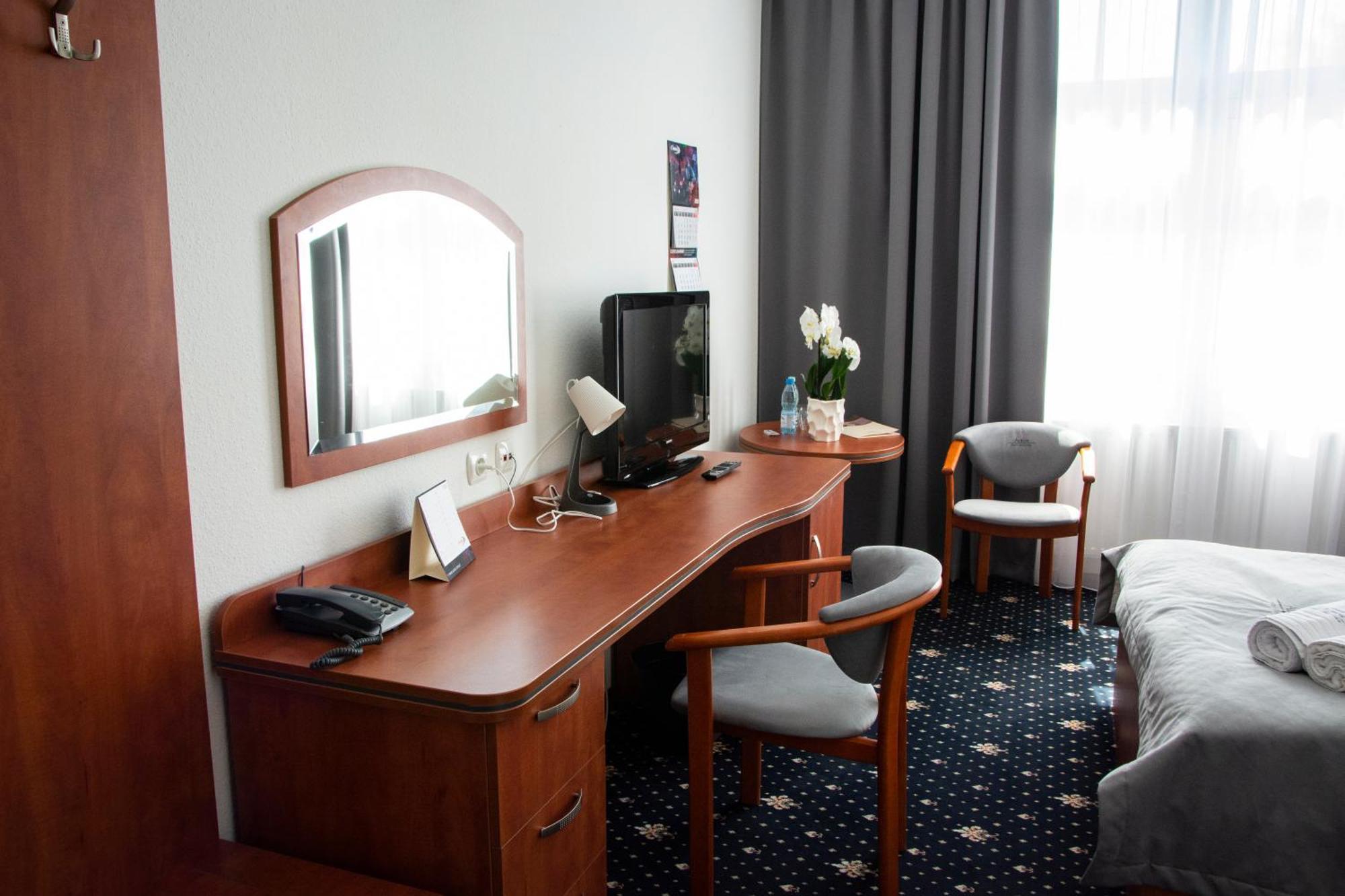 Hotel Restauracja Autos Solec Kujawski Εξωτερικό φωτογραφία