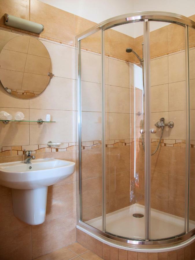 Hotel Restauracja Autos Solec Kujawski Εξωτερικό φωτογραφία